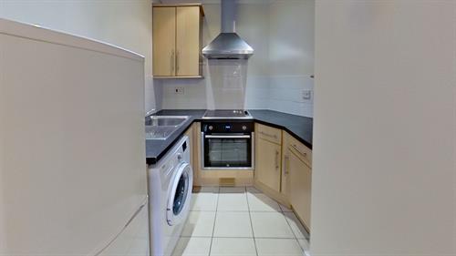 Liphook close to station and shops