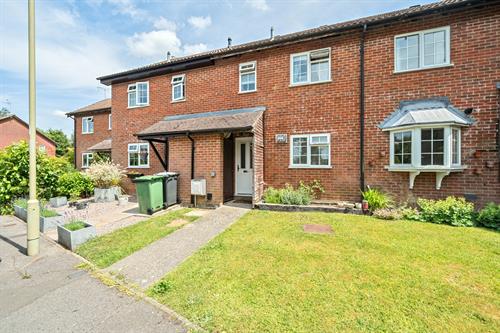 Liphook NO ONWARD CHAIN