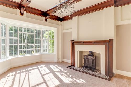 Hindhead character property with high ceilings